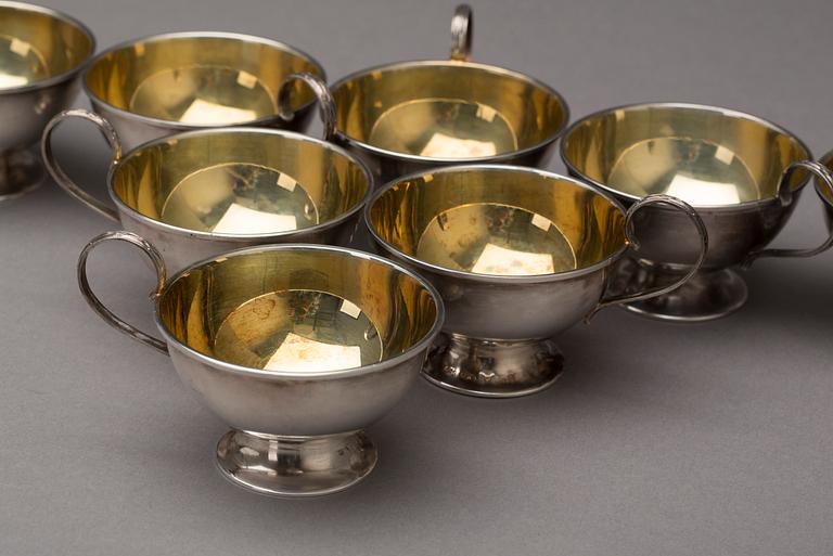 SUPKOPPAR, 12 st silver, CG Hallberg, svenska importstämplar, silver, vikt ca 330 g.