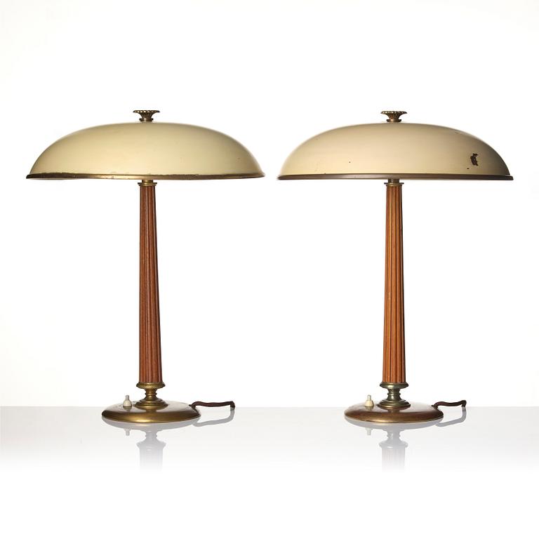 Erik Tidstrand or Bertil Brisborg (Sverige) 1910-1993, table lamps, 1 pair, model "30246", Nordiska Kompaniet 1940s.