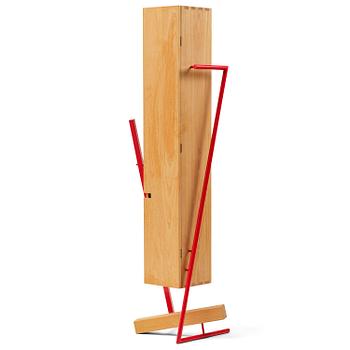 29. Sigurdur Gustafsson, skåp, "Twist", Källemo, Värnamo, 2002.