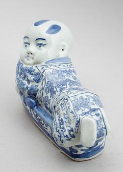 HUVUDSTÖD, porslin, s k pillowboy, Kina, 1900-/2000-tal.