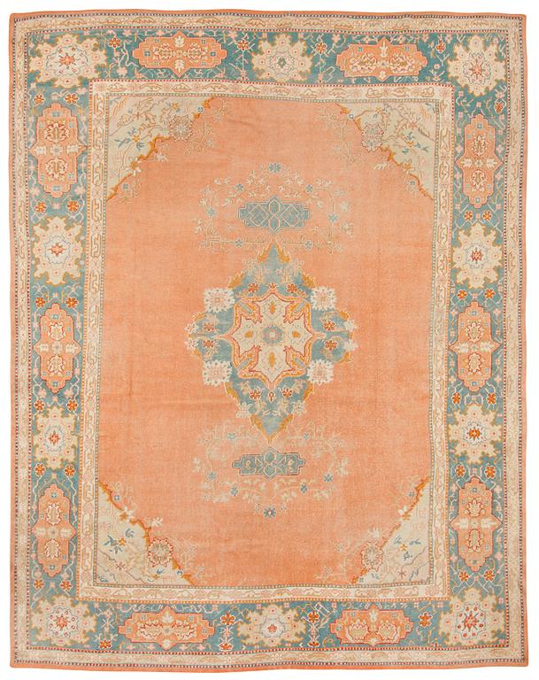 ANTIQUE USHAK.