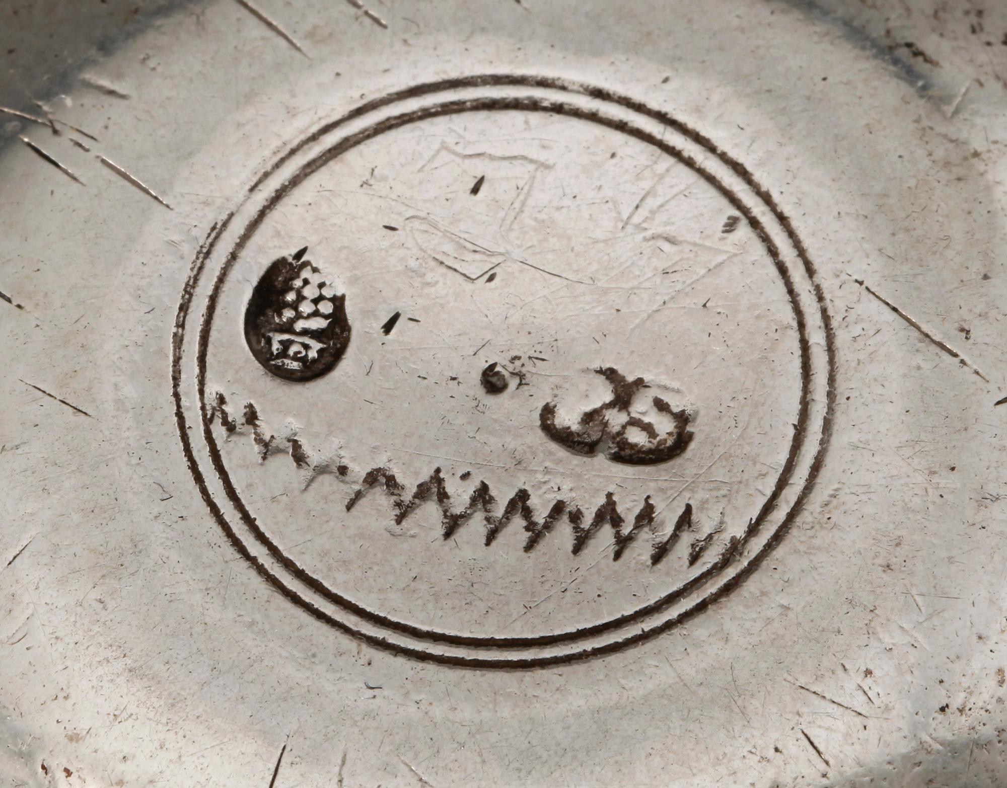 TUMLARE, silver, Augsburg, troligen 1730-tal. Vikt ca 60 gram.