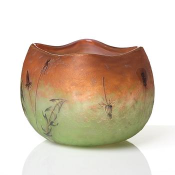 Daum, an Art Nouveau cameo glass bowl, Nancy, France ca 1900.