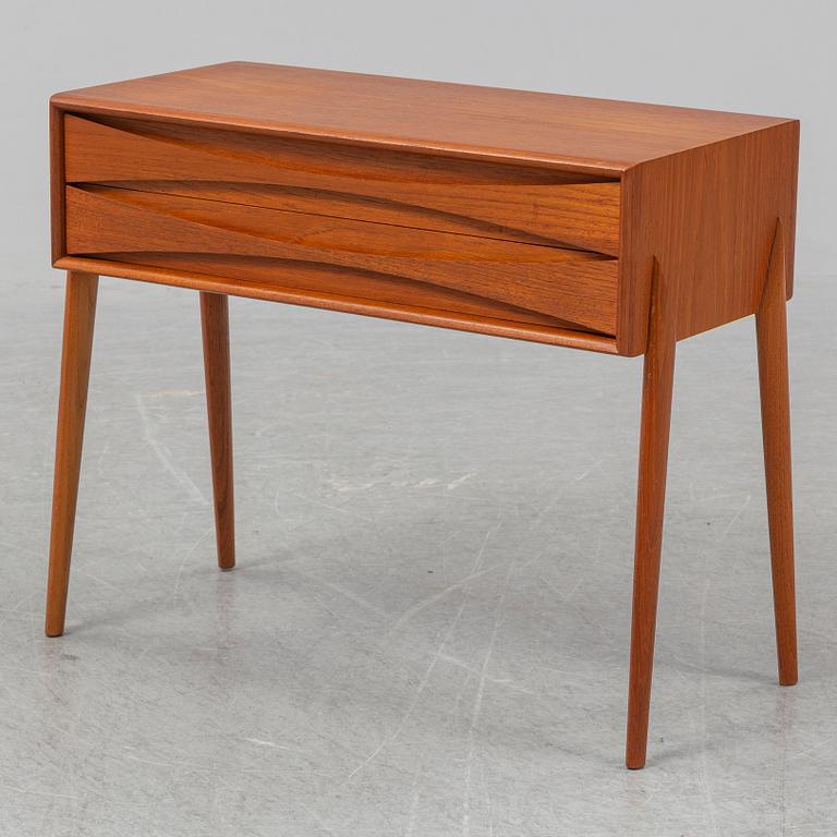 RIMBERT SANDHOLT, a teak veneered sideboard.