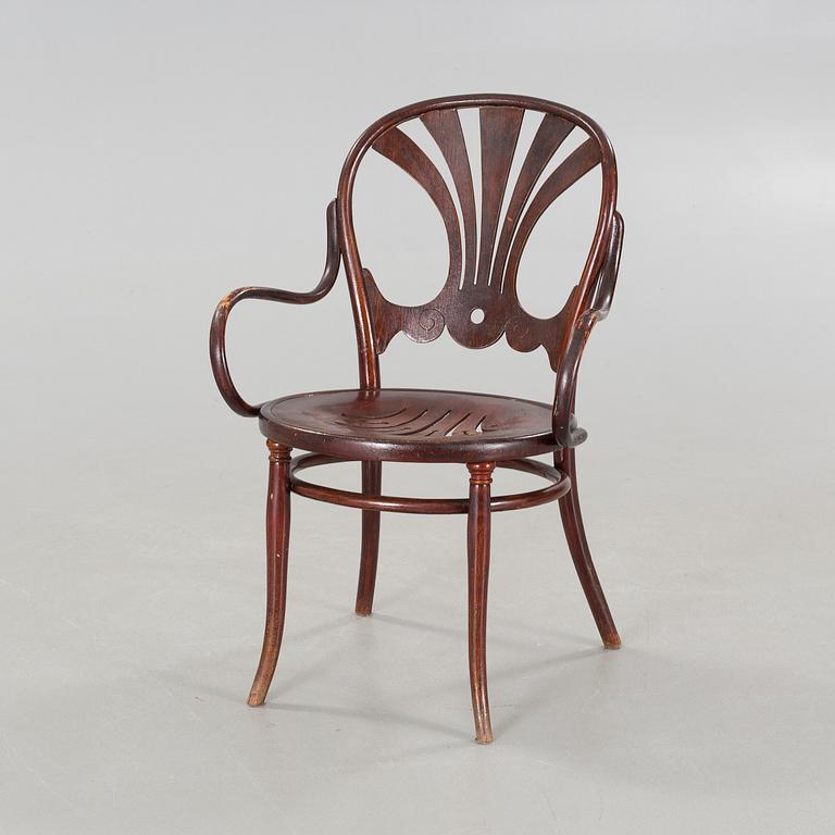 An Thonet, armchair from the first half of the 20th century.