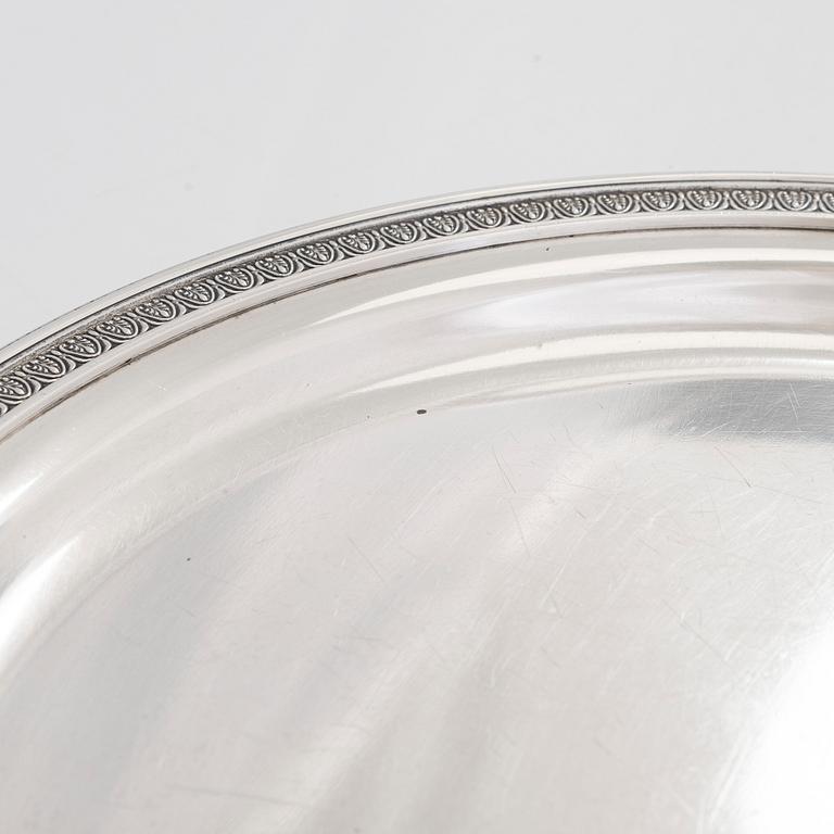 Fabergé, tarjotin, hopeaa, Alexander Wäkevä, Pietari 1899 - 1908. Hovihankkijanleima ja inventaarionumero 14025.