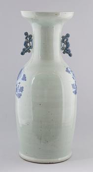 GOLVURNA, porslin, Kina, sannolikt 1800-tal.