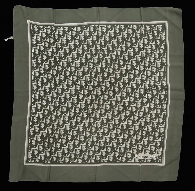 SCARF, Christian Dior, Paris, 1900-talets sista kvartal.