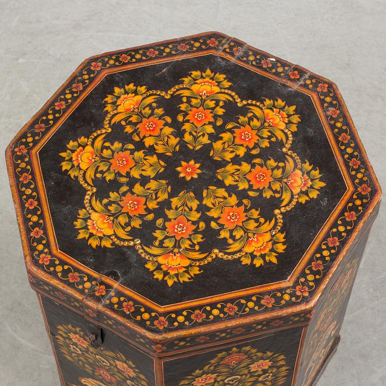 A box with cover, 20th century.