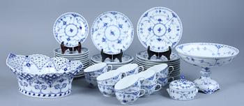 KAFFESERVISDELAR, 33 st, porslin "Musselmalet", Konglig Dansk.