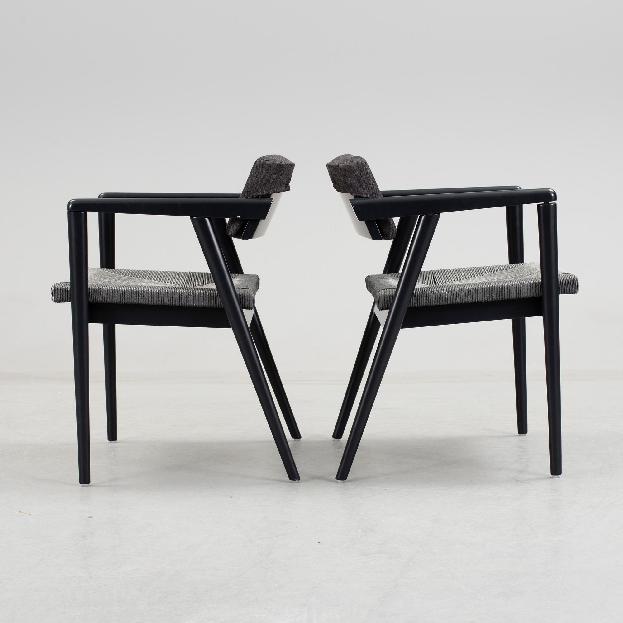a pair of Gio Ponti "Dormitio" armchairs, L'abbate, Italy. Designed in the 1950's.