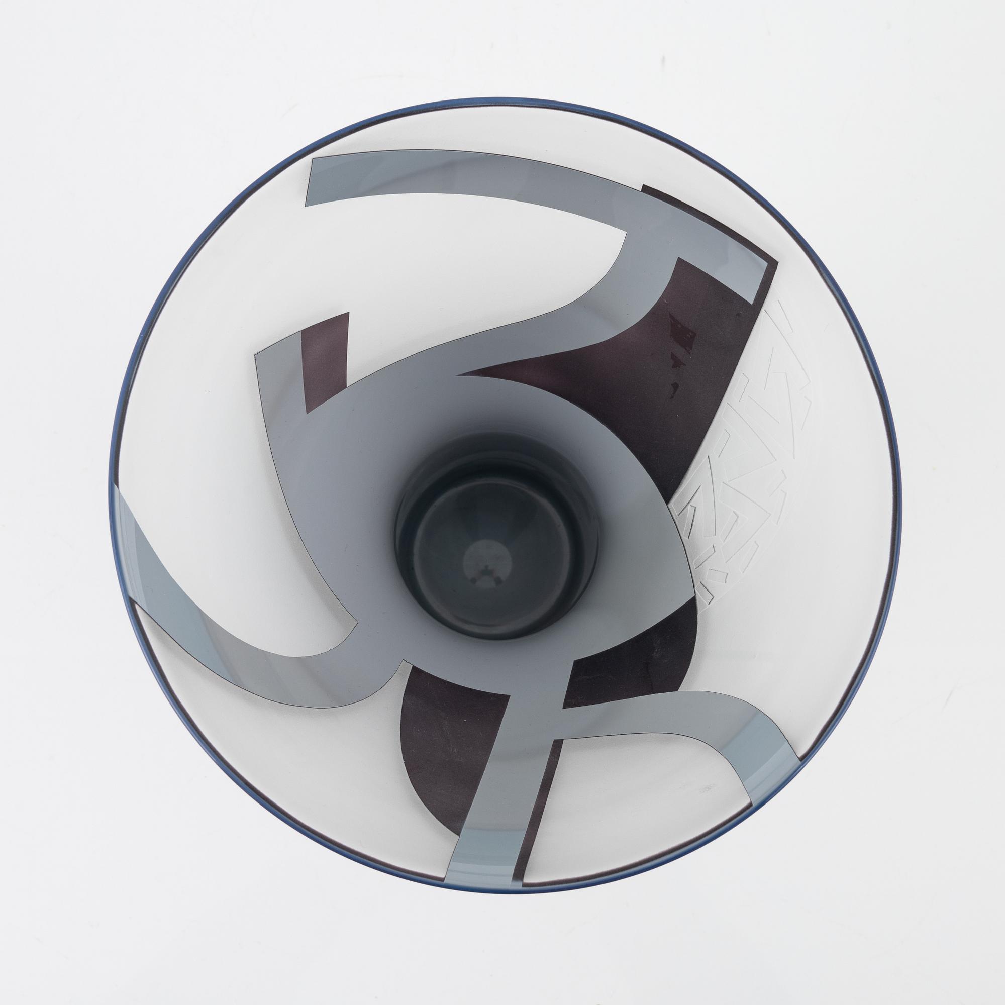 Klas-Göran Tinbäck, a unique vase, executed in his own studio, 1996.