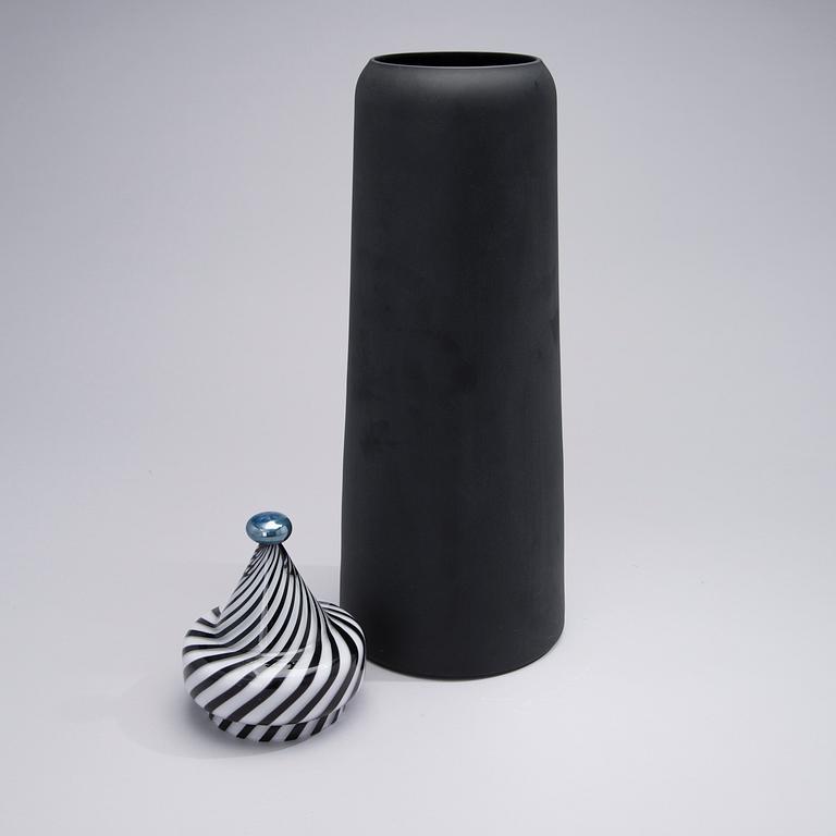 MARKKU SALO, A GLASS SCULPTURE. Signed Markku Salo Nuutajärvi Notsjö, 1988.