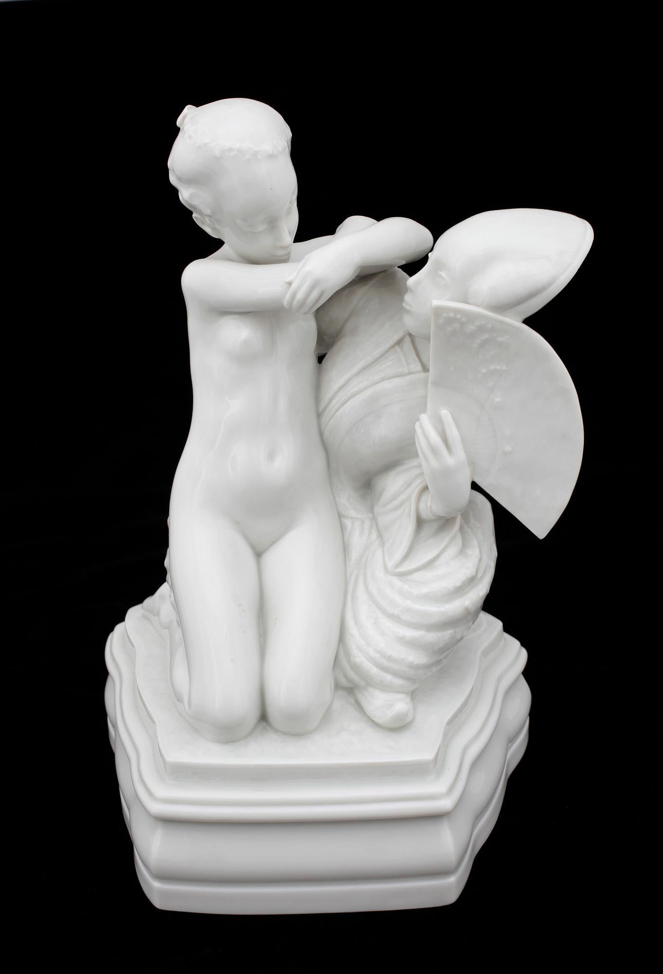 FIGURIN, porslin, Gerhard Henning, Royal Copenhagen. 1900-tal.