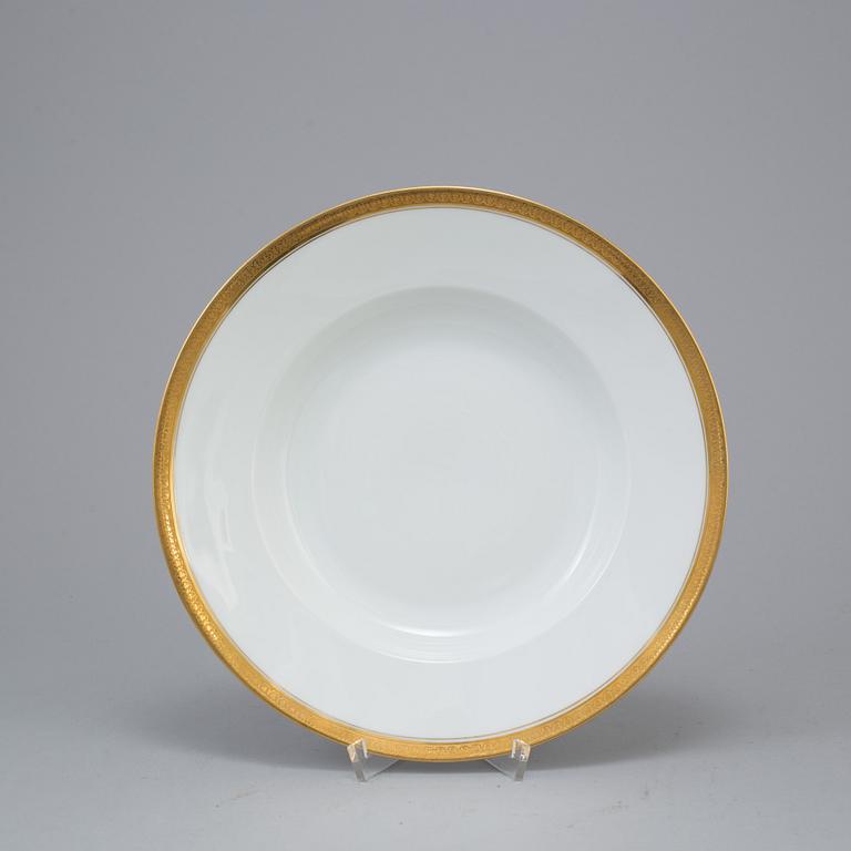 A Rosenthal white and gold art deco porcelain dinner service, 106 parts.