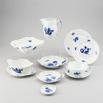 Royal Copenhagen, a part 'Blå Blomst' dinner service, Denmark (41 pieces).