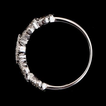 RING, 18K vitguld, briljant/åttkantslipade diamanter tot ca 0.70 ct.