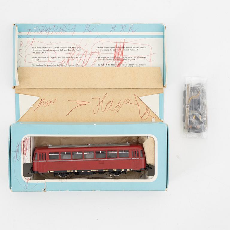 Märklin, two electrical locomotives and railcars, gauge H0, some in boxes.