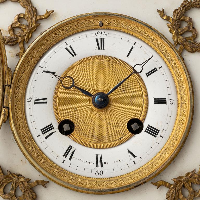 An 19th century mantle clock.