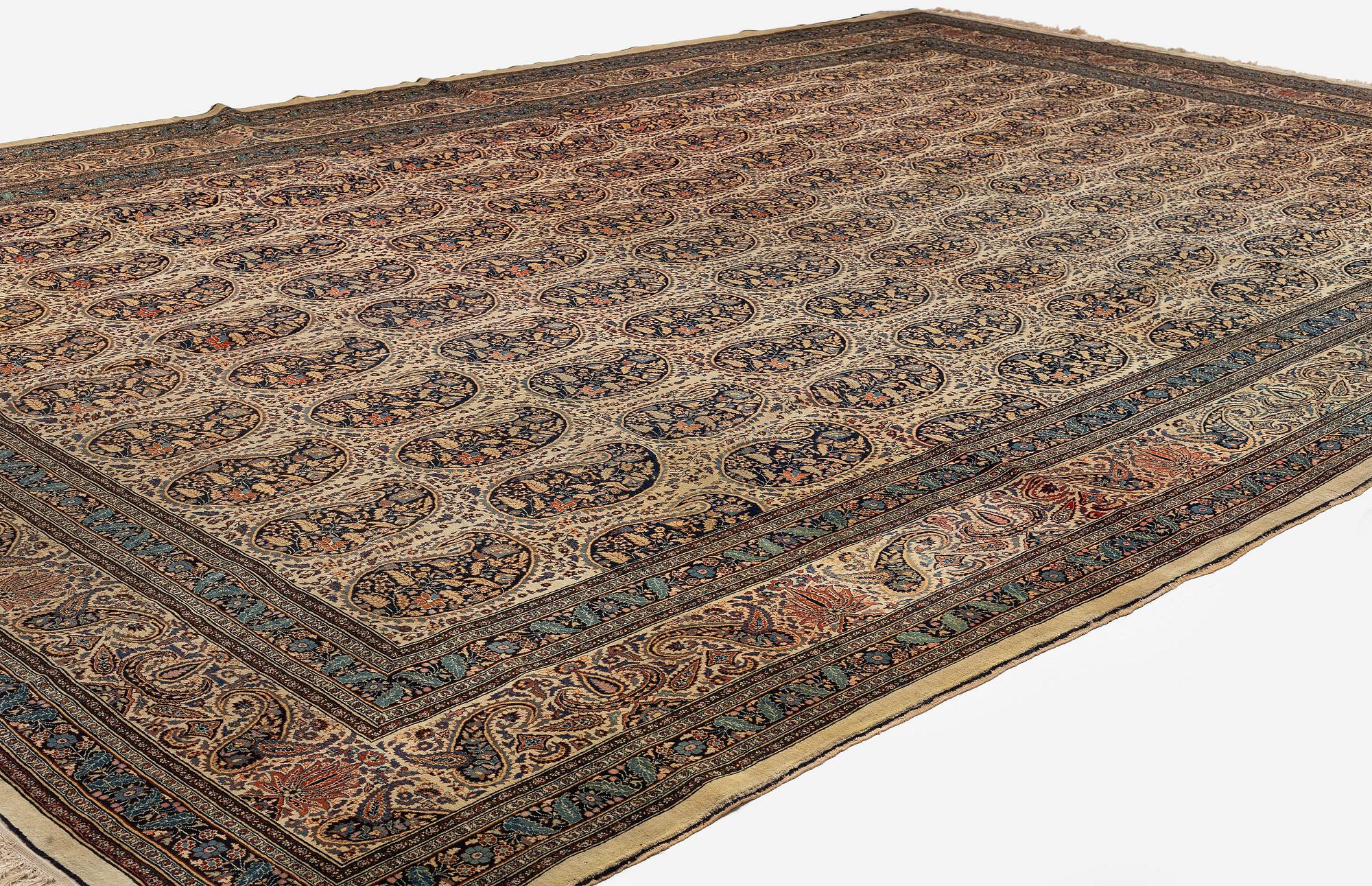 Matta, antik Täbris, nordvästra Persien, ca 648 x 435 cm.