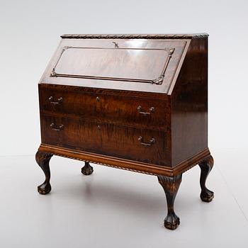 SEKRETÄR, Chippendalesti, 1900-talets första hälft.