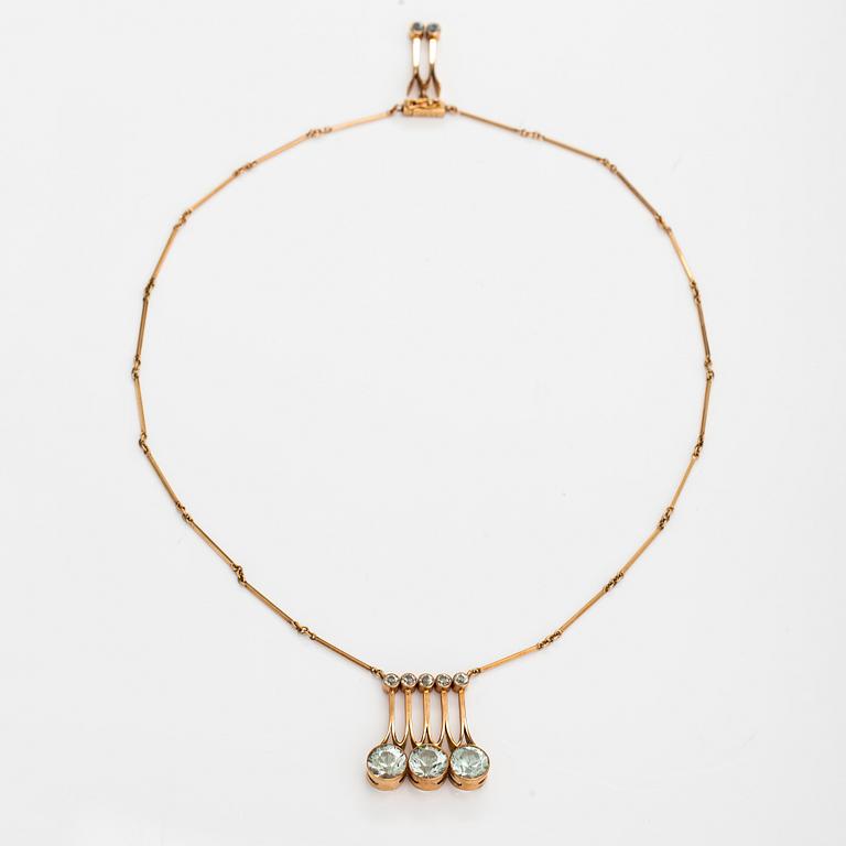 Kaunis Koru, A 14K gold and aquamarine necklace. Helsinki 1962.