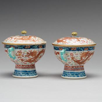 A pair of warmer pots with cover and liners, Qing dynasty, Guangxu (1875-1908).