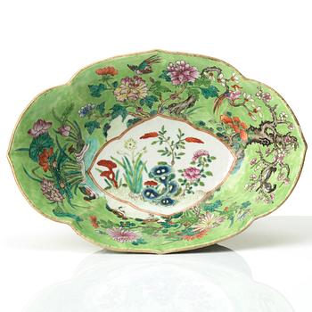 FAT, porslin. Qingdynastin, omkring 1900.
