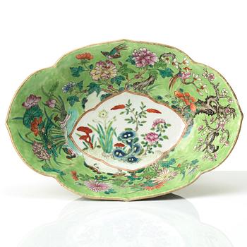 A famille rose serving dish, Qing dynasty, circa 1900.