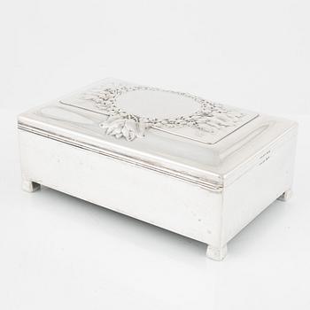 A silver box, CG Hallberg Stockholm 1911.