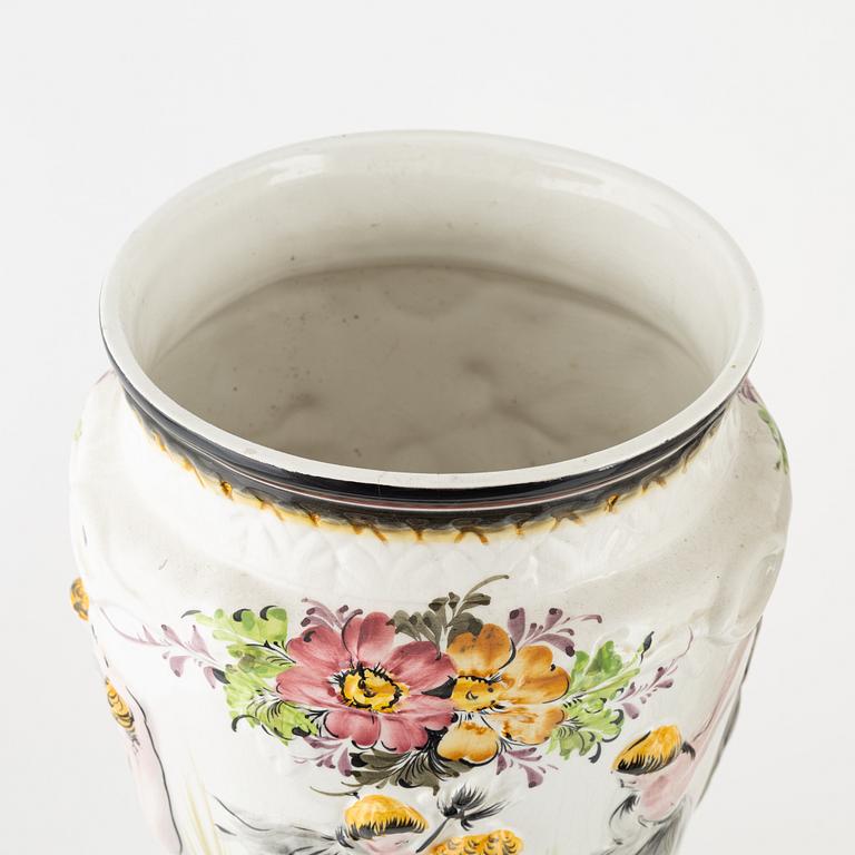 A pair of urns, Safaril, Portugal, mid 20th Century.