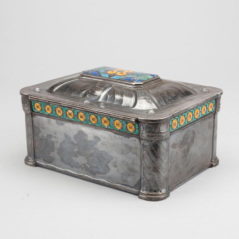 Hugo Lundstedt, a silver and enamel Art Nouveau jewelry casket, Gothenburg 1911.