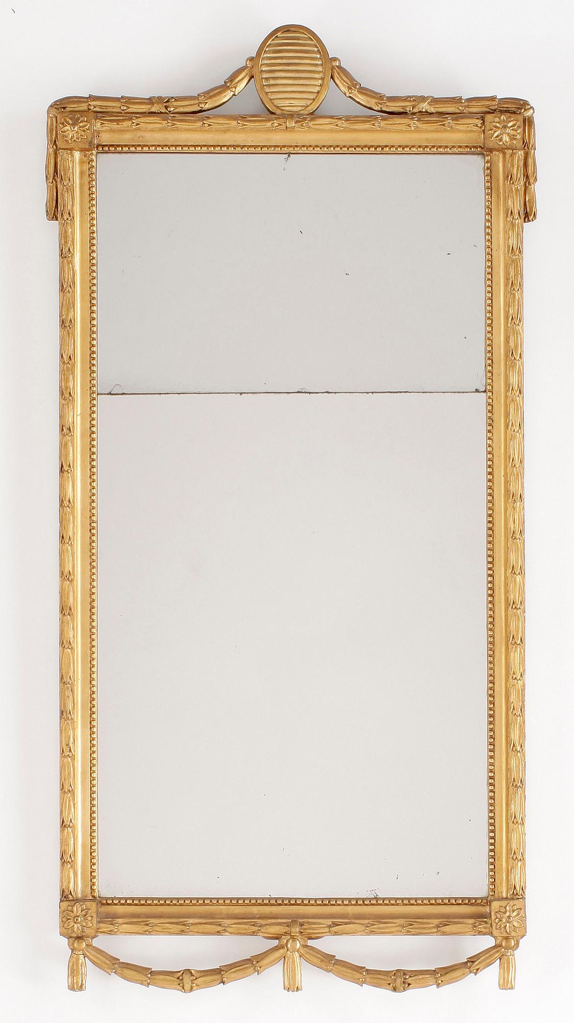 SPEGEL, sengustaviansk, omkring år 1800.