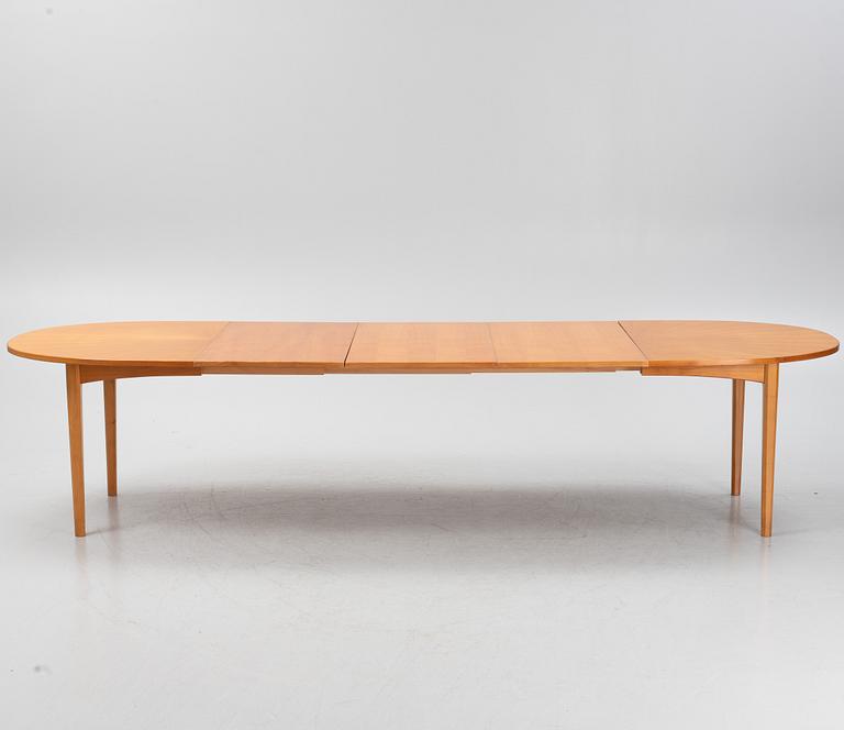Carl Östergren, matgrupp, 6 stolar och matbord, utförda av snickarmästare David Sjölinder omkring 1962.