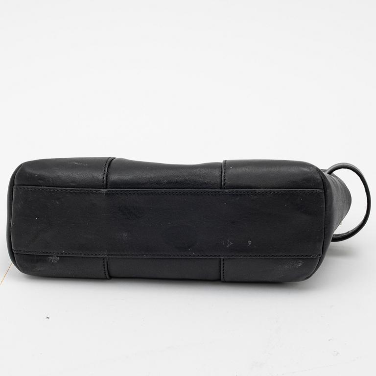 Loewe, kabinväska samt necessär.