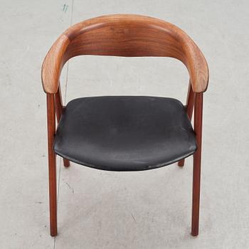 KARMSTOL, formgiven av Erik Kirkegaard. "Höng stole".