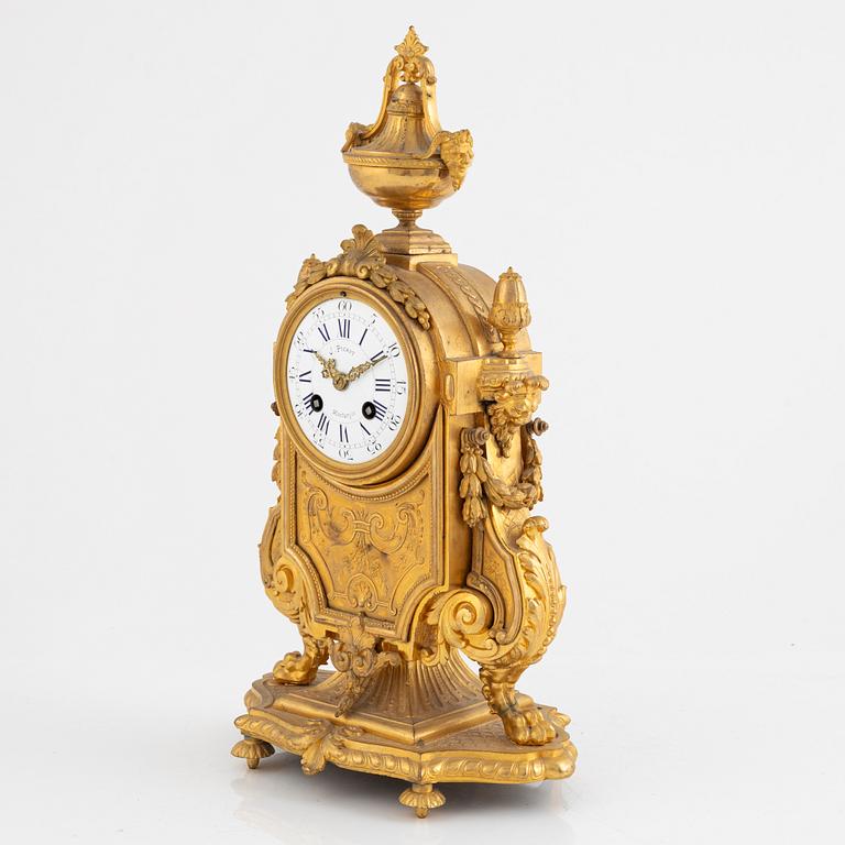 A Louis XVI-style mantel clock, France, around 1900.