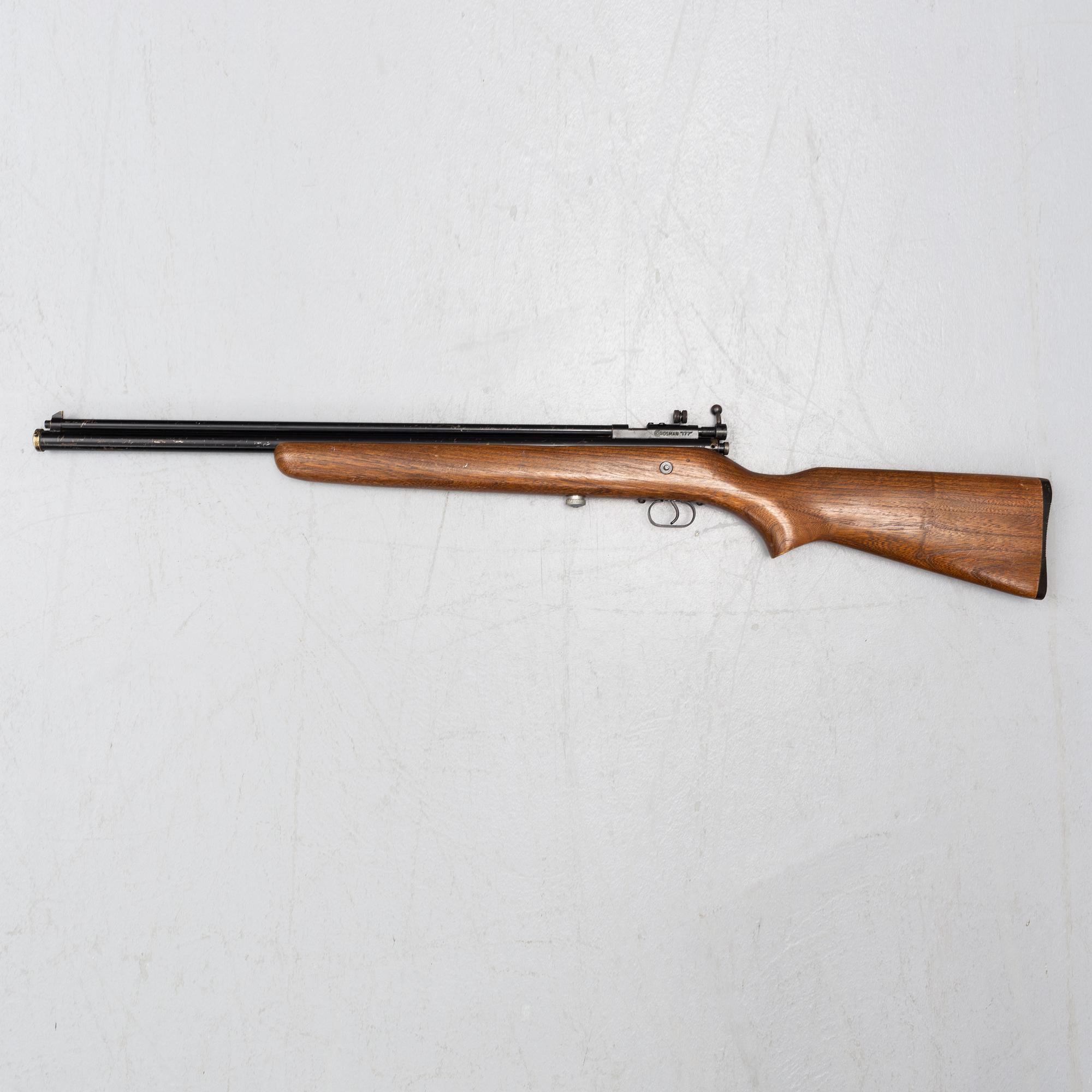 A Crossman model 133 airgun, caliber 4,5 mm.