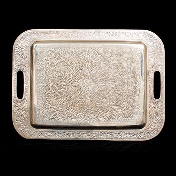 BRICKA, silver, orientalisk, vikt ca 6500g.