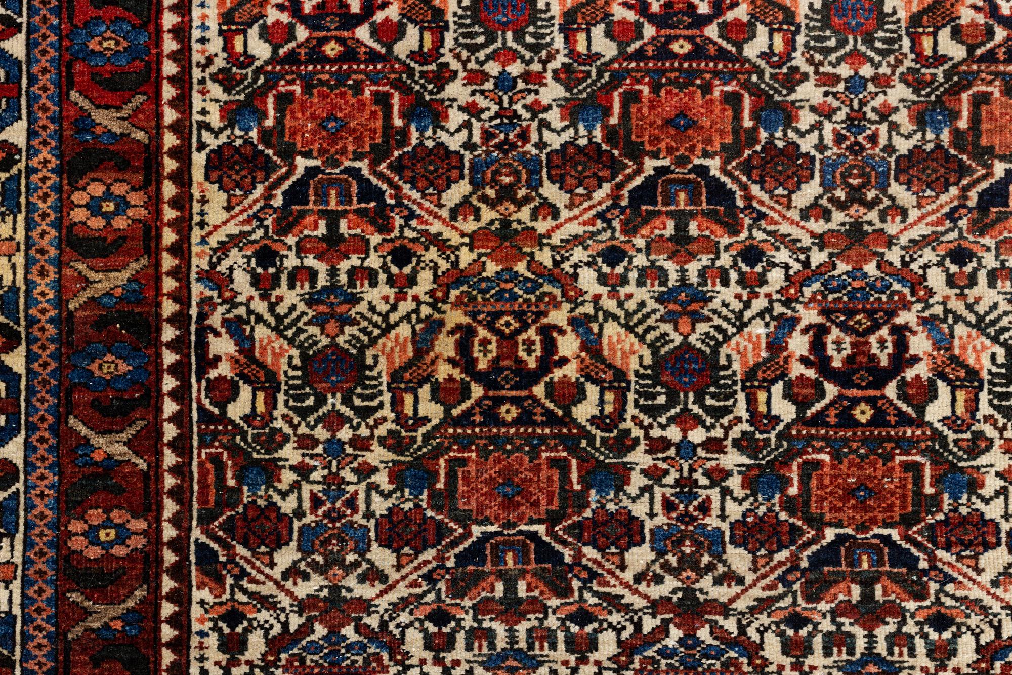 Carpet, Abadeh, antique, ca 220 x 145 cm.