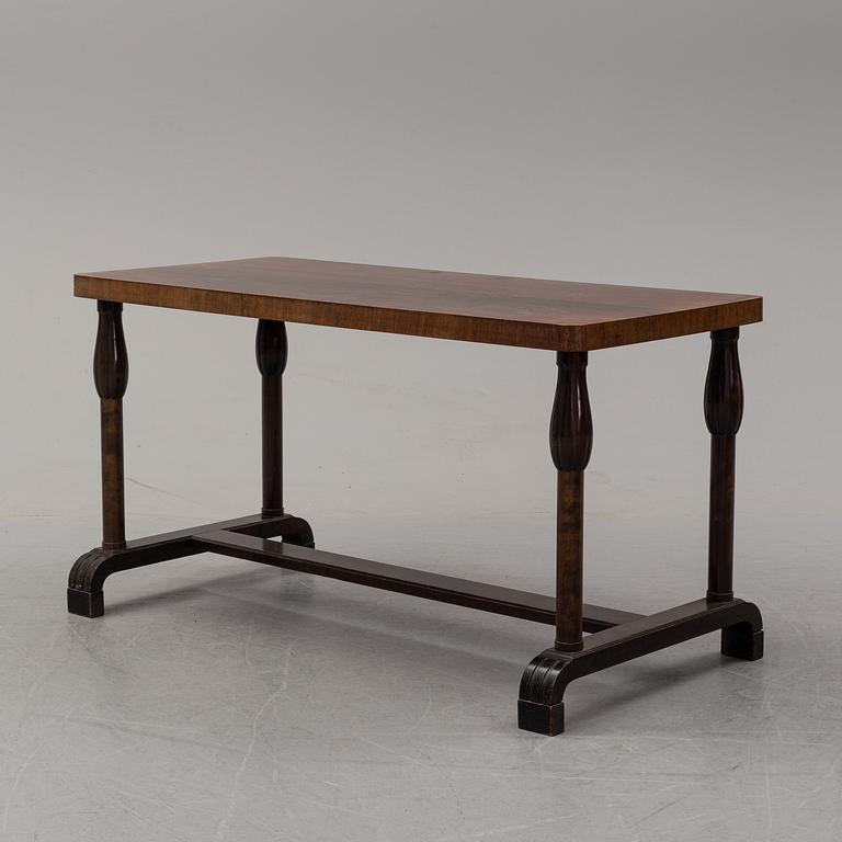 A table, propably by Reiners, Mjölby, Sweden. Dated 1940s.