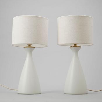 BORDSLAMPOR, ett par, glas, Kastrup, Danmark, troligen 1970-tal. Etikettmäkta undertill.