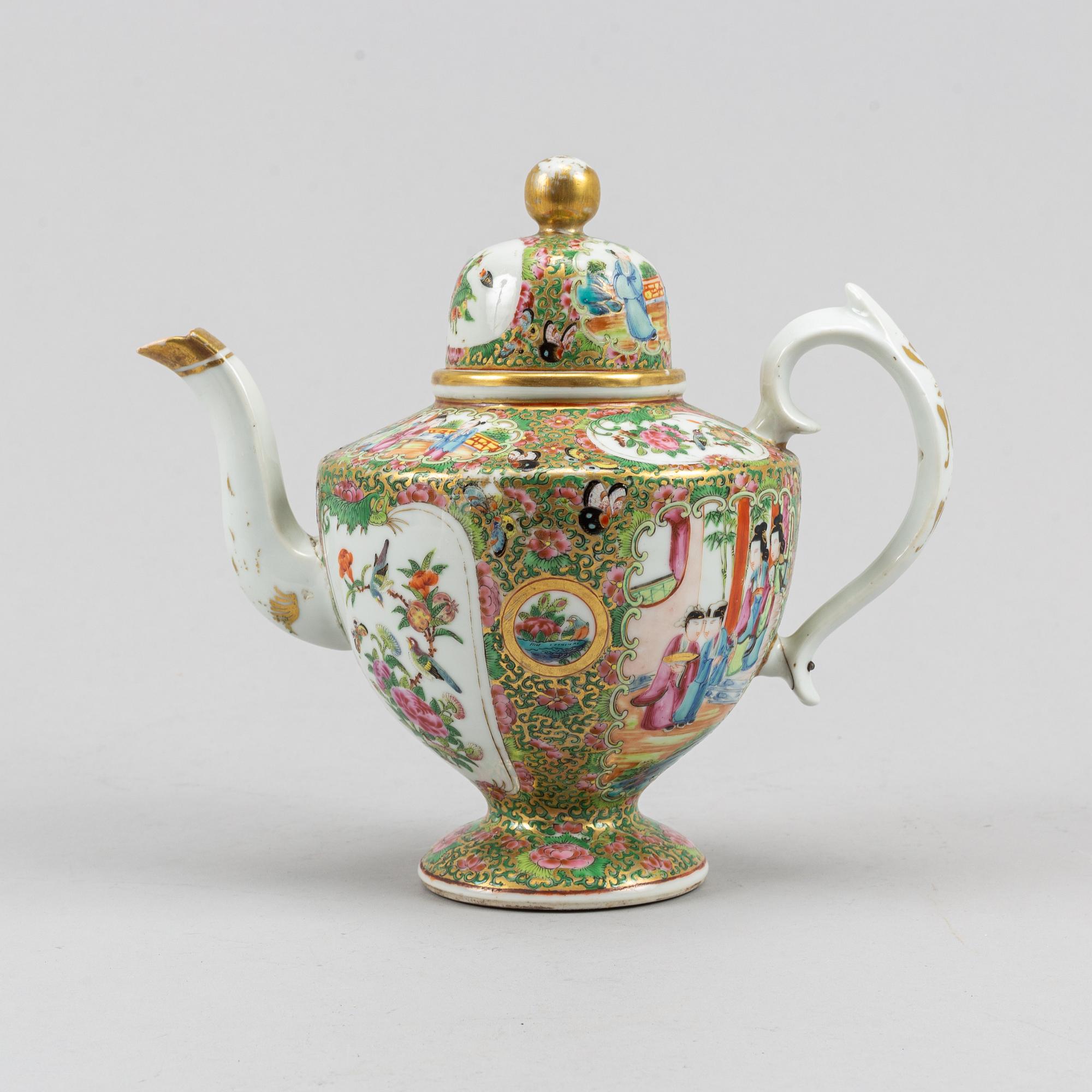 A famille rose Canton teapot with cover, Qing dynasty, late 19th century.
