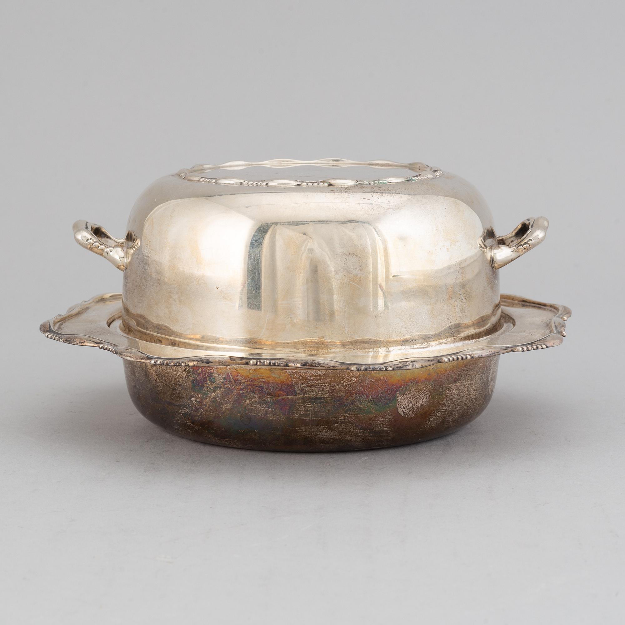 Richard Woodman Burbridge / Harrods Ltd, a silver bowl, dish and lid, Sheffield 1939.