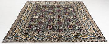 Carpet, Nain, approx. 288 x 195 cm.