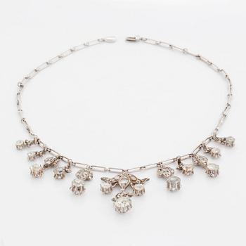 Tiara/Collier Hugo Strömdahl 18K vitguld med gammal- och rosenslipade diamanter.