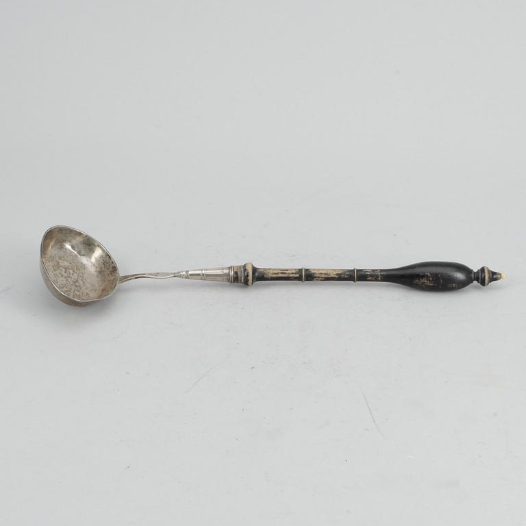 SOPPSLEV, silver, otydliga mästarstämplar, 1800-tal. Vikt ca 70 cm.