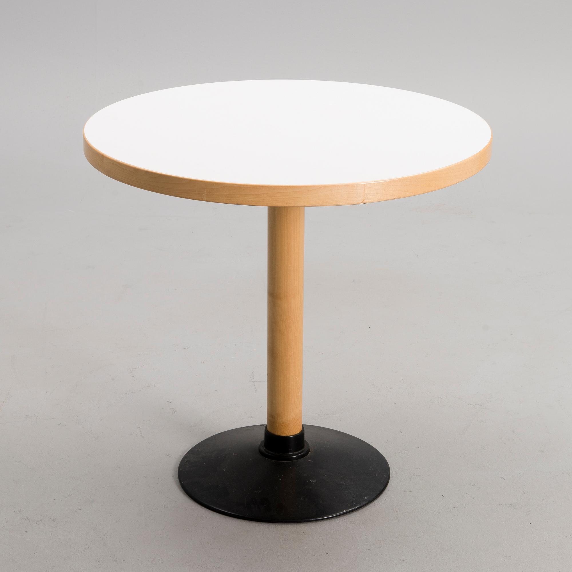 ALVAR AALTO, pöytä malli P90B, Artek, 1900-luvun loppu.
