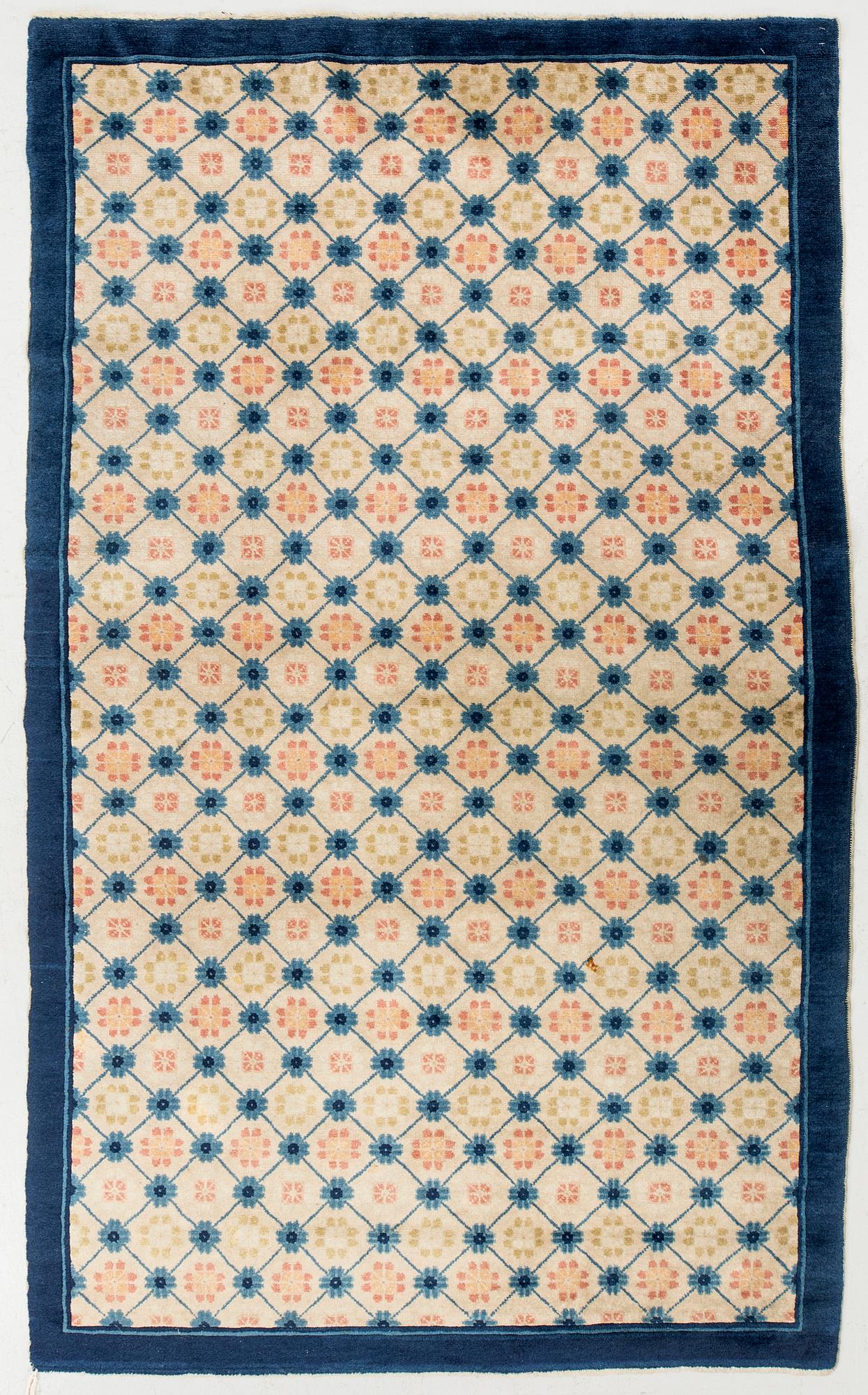 Carpet, antique, China, approx. 215 x 126 cm.
