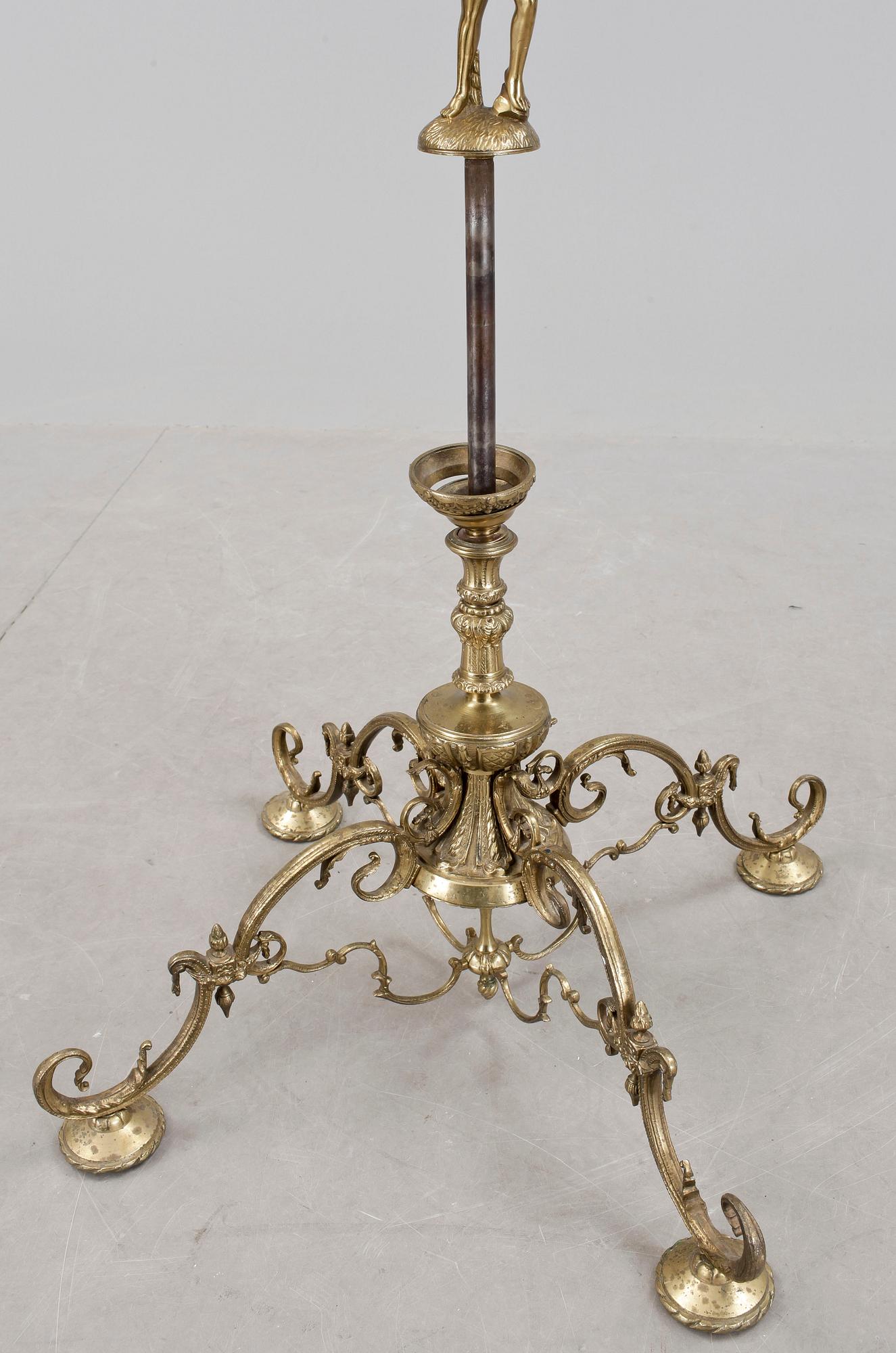 GOLVLJUSSTAKE, 1900-talets början.